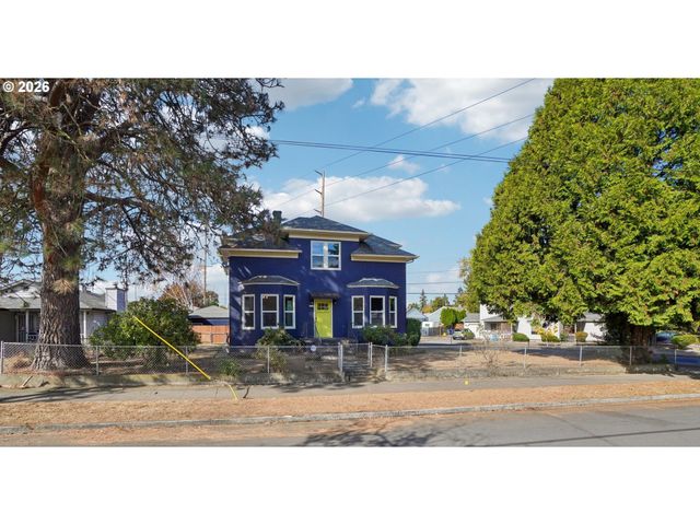 8417 N BERKELEY Ave, Portland, OR 97203
