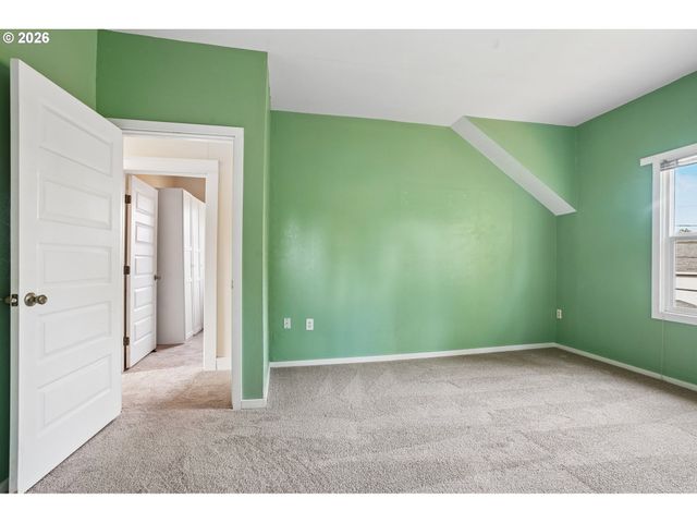 8417 N BERKELEY Ave, Portland, OR 97203