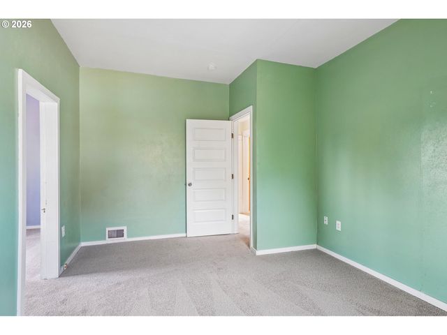 8417 N BERKELEY Ave, Portland, OR 97203