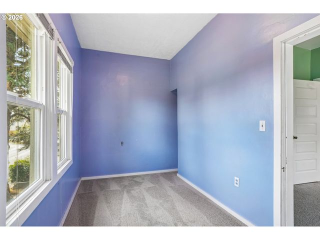 8417 N BERKELEY Ave, Portland, OR 97203