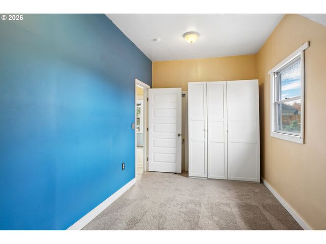 8417 N BERKELEY Ave, Portland, OR 97203