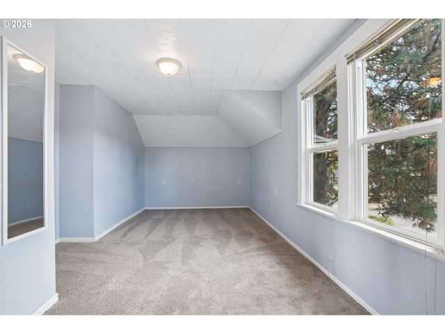 8417 N BERKELEY Ave, Portland, OR 97203