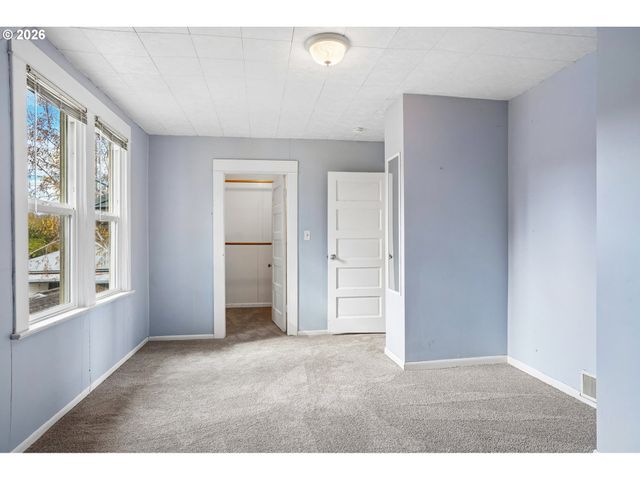 8417 N BERKELEY Ave, Portland, OR 97203