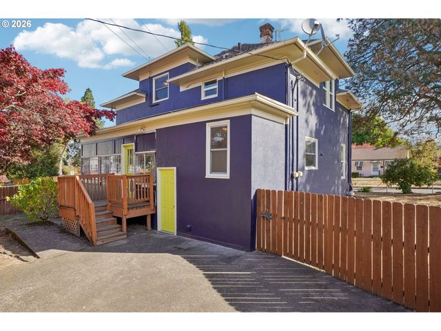 8417 N BERKELEY Ave, Portland, OR 97203