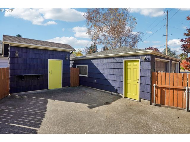 8417 N BERKELEY Ave, Portland, OR 97203