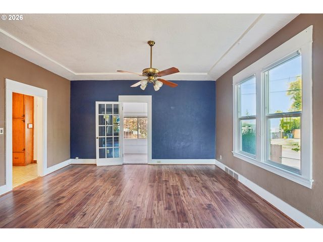 8417 N BERKELEY Ave, Portland, OR 97203
