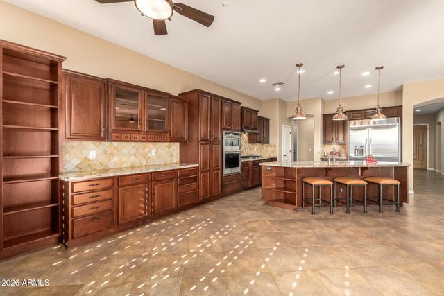 12481 W MILTON Drive, Peoria, AZ 85383