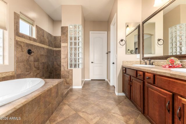 12481 W MILTON Drive, Peoria, AZ 85383