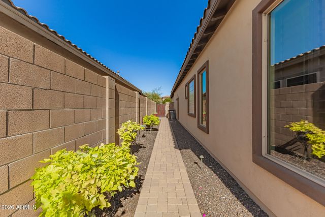 12481 W MILTON Drive, Peoria, AZ 85383