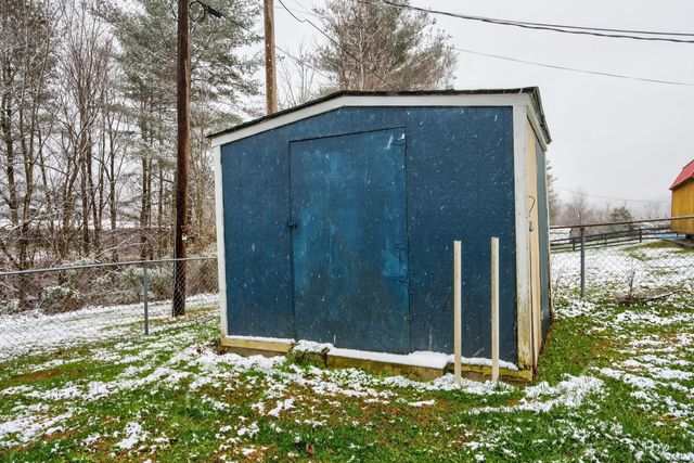 315 S Winn Avenue, Irvine, KY 40336