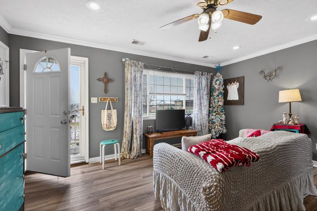 315 S Winn Avenue, Irvine, KY 40336