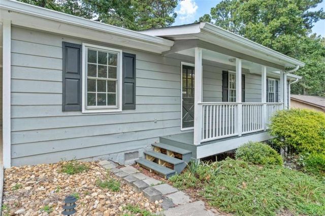 285 Amanda Court, Stockbridge, GA 30281