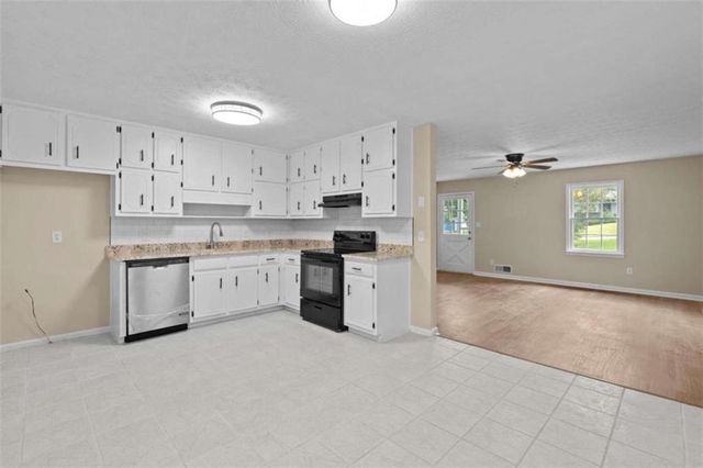 285 Amanda Court, Stockbridge, GA 30281