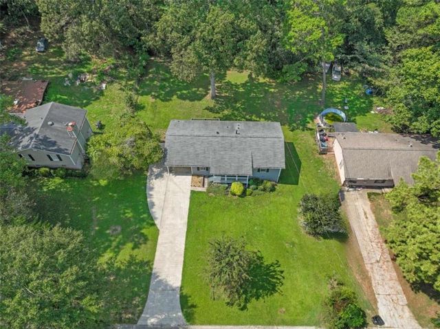 285 Amanda Court, Stockbridge, GA 30281