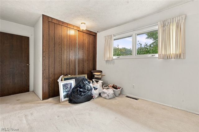 4936 Gate Moss Oval, North Ridgeville, OH 44039