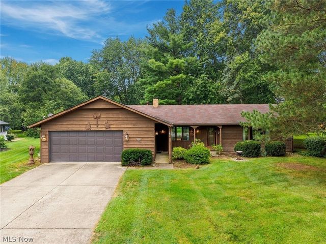 4936 Gate Moss Oval, North Ridgeville, OH 44039