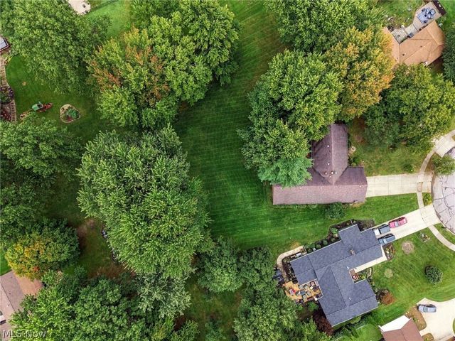 4936 Gate Moss Oval, North Ridgeville, OH 44039