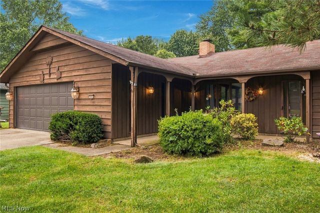 4936 Gate Moss Oval, North Ridgeville, OH 44039