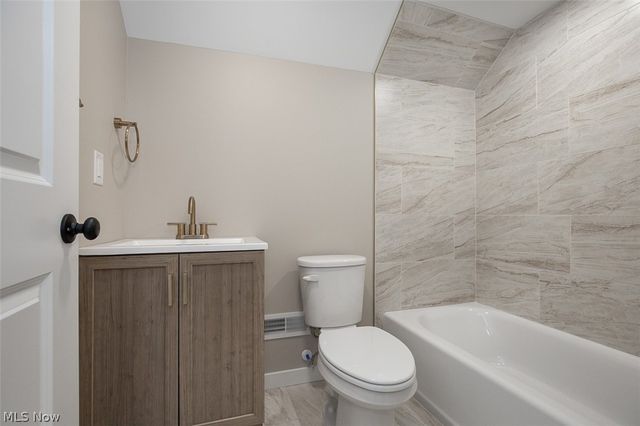 1605 Winchester Avenue, Lakewood, OH 44107