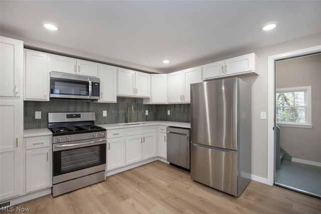 1605 Winchester Avenue, Lakewood, OH 44107