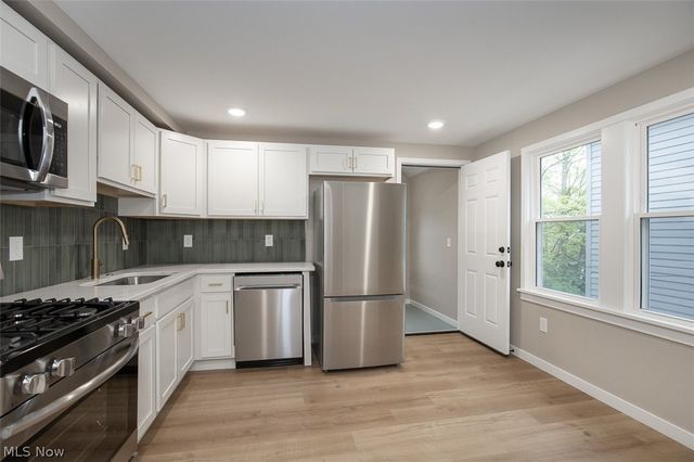 1605 Winchester Avenue, Lakewood, OH 44107
