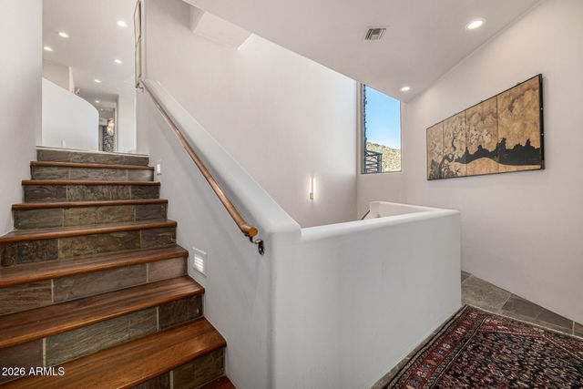 5676 E CHENEY Drive, Paradise Valley, AZ 85253