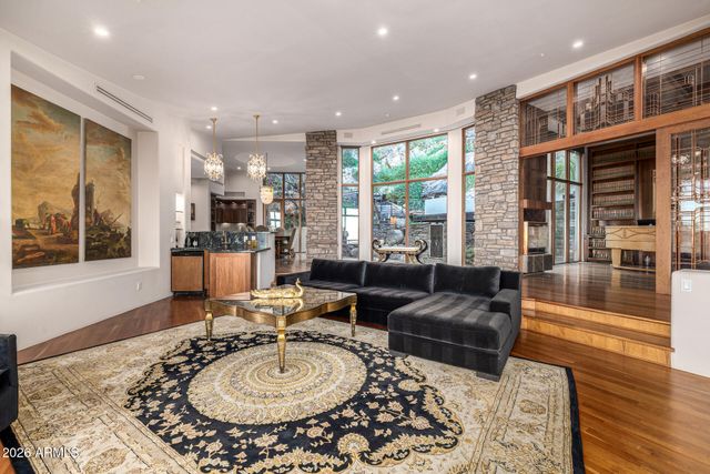 5676 E CHENEY Drive, Paradise Valley, AZ 85253