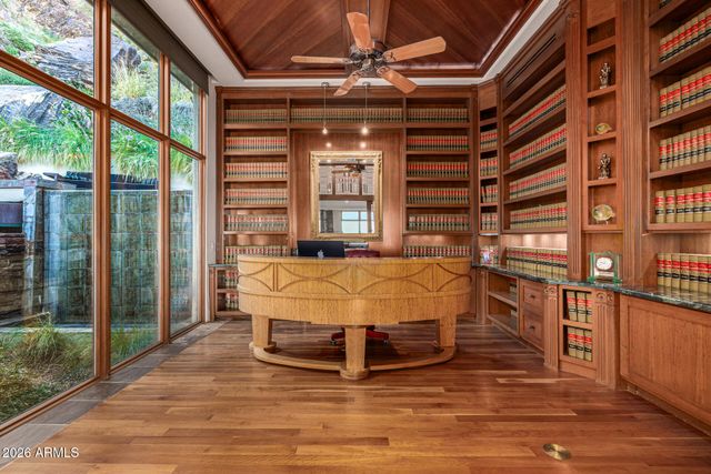 5676 E CHENEY Drive, Paradise Valley, AZ 85253