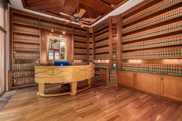 5676 E CHENEY Drive, Paradise Valley, AZ 85253