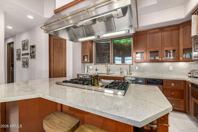 5676 E CHENEY Drive, Paradise Valley, AZ 85253