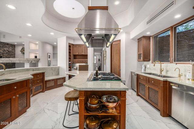 5676 E CHENEY Drive, Paradise Valley, AZ 85253