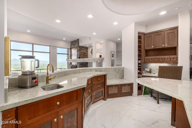 5676 E CHENEY Drive, Paradise Valley, AZ 85253