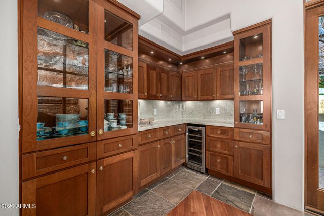 5676 E CHENEY Drive, Paradise Valley, AZ 85253