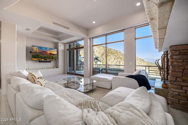 5676 E CHENEY Drive, Paradise Valley, AZ 85253