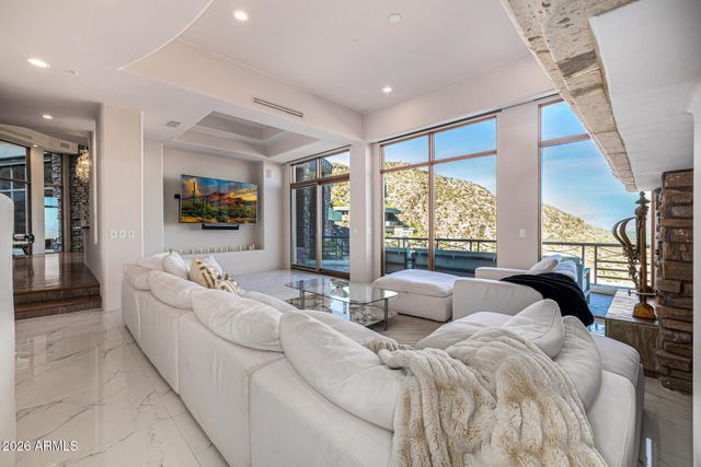 5676 E CHENEY Drive, Paradise Valley, AZ 85253