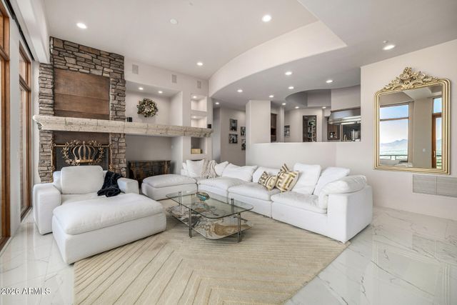 5676 E CHENEY Drive, Paradise Valley, AZ 85253