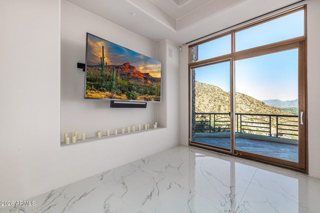 5676 E CHENEY Drive, Paradise Valley, AZ 85253