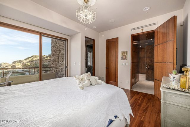 5676 E CHENEY Drive, Paradise Valley, AZ 85253