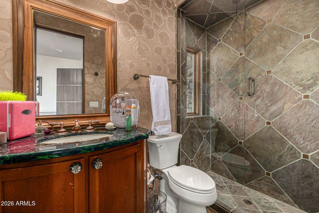 5676 E CHENEY Drive, Paradise Valley, AZ 85253