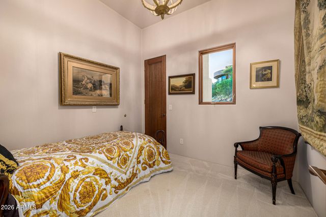 5676 E CHENEY Drive, Paradise Valley, AZ 85253