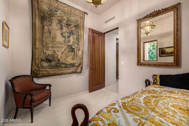 5676 E CHENEY Drive, Paradise Valley, AZ 85253