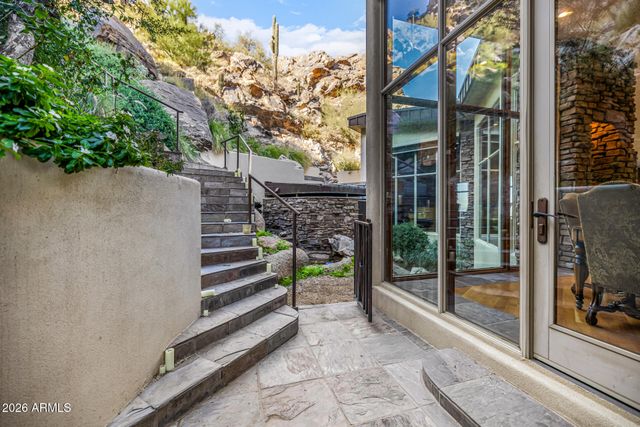 5676 E CHENEY Drive, Paradise Valley, AZ 85253