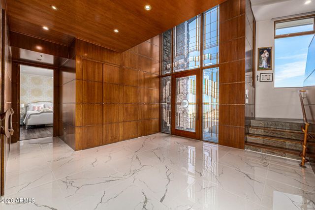 5676 E CHENEY Drive, Paradise Valley, AZ 85253