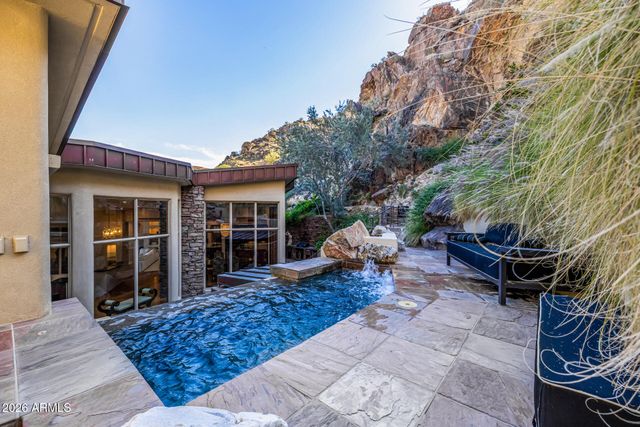 5676 E CHENEY Drive, Paradise Valley, AZ 85253