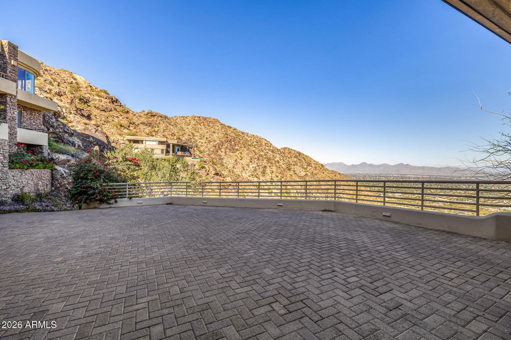 5676 E CHENEY Drive, Paradise Valley, AZ 85253 — photo 4