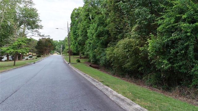 2253 Timber Lane, Snellville, GA 30078
