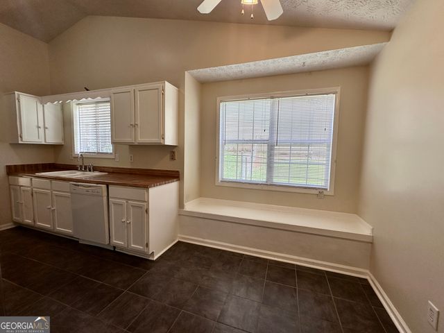 3372 Tia Trace NW, Kennesaw, GA 30152