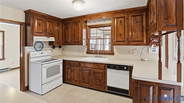 6287 Queens Lace Rd, Mechanicsville, VA 23111