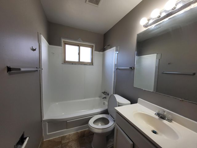 21813 Rosedale Street, Saint Clair Shores, MI 48080