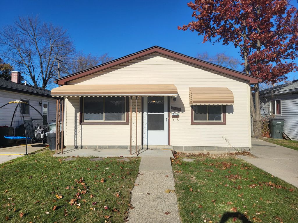 21813 Rosedale Street, Saint Clair Shores, MI 48080